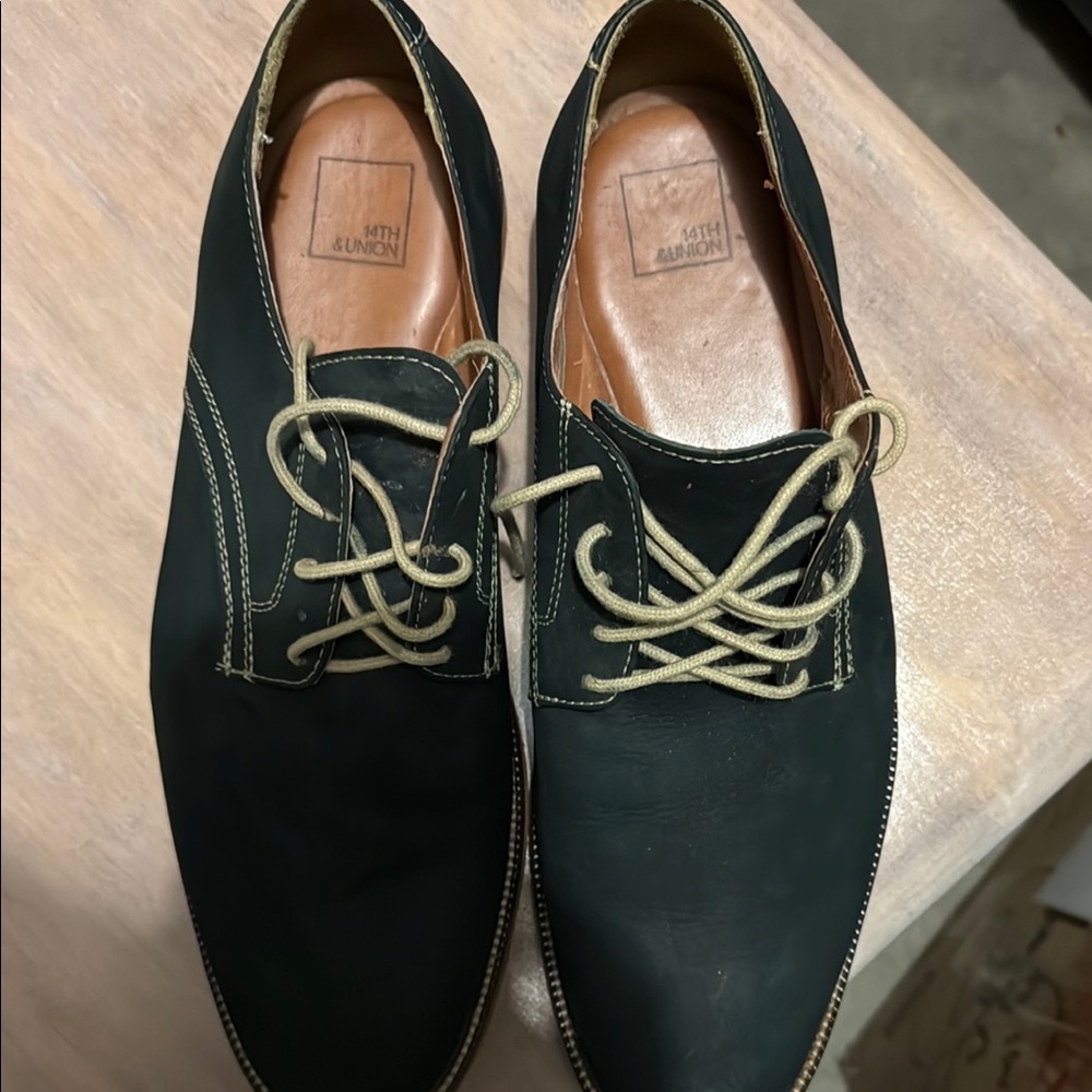14th & Union Black and Tan Oxfords Minimalist Design